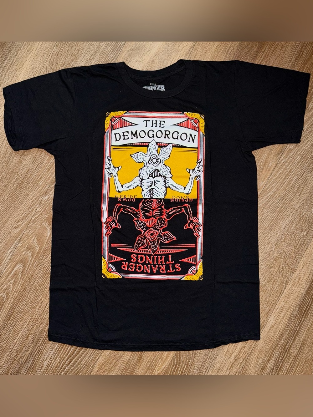 Stranger Things The Demogorgon Tarot Card Graphic T-Shirt Black Size Medium